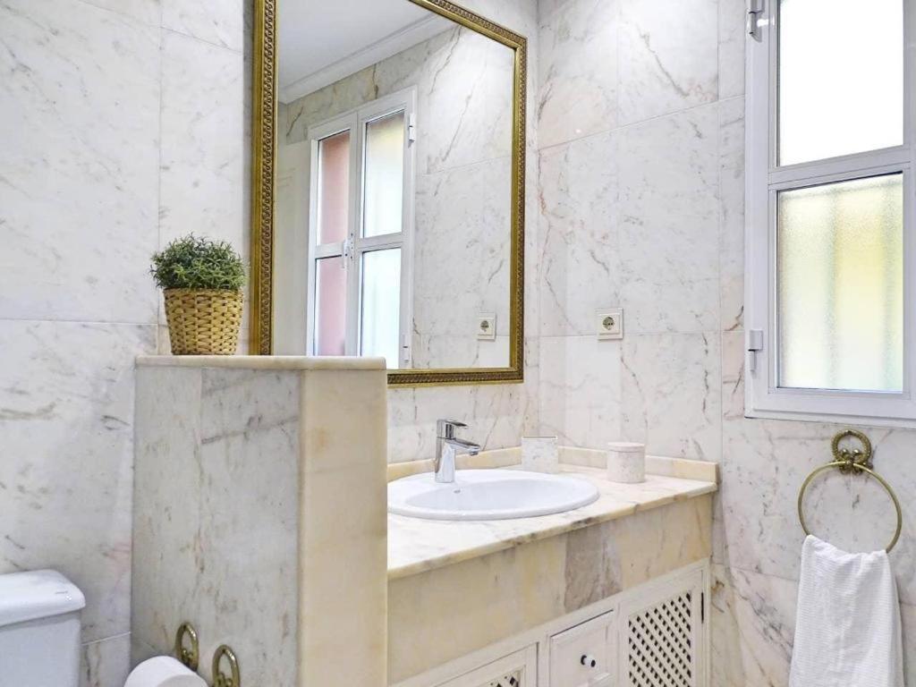 Beyourself By Sevillaluxurysuites Εξωτερικό φωτογραφία